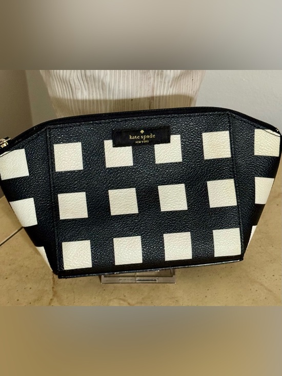 kate spade Handbags - KATE SPADE COSMETIC POUCH